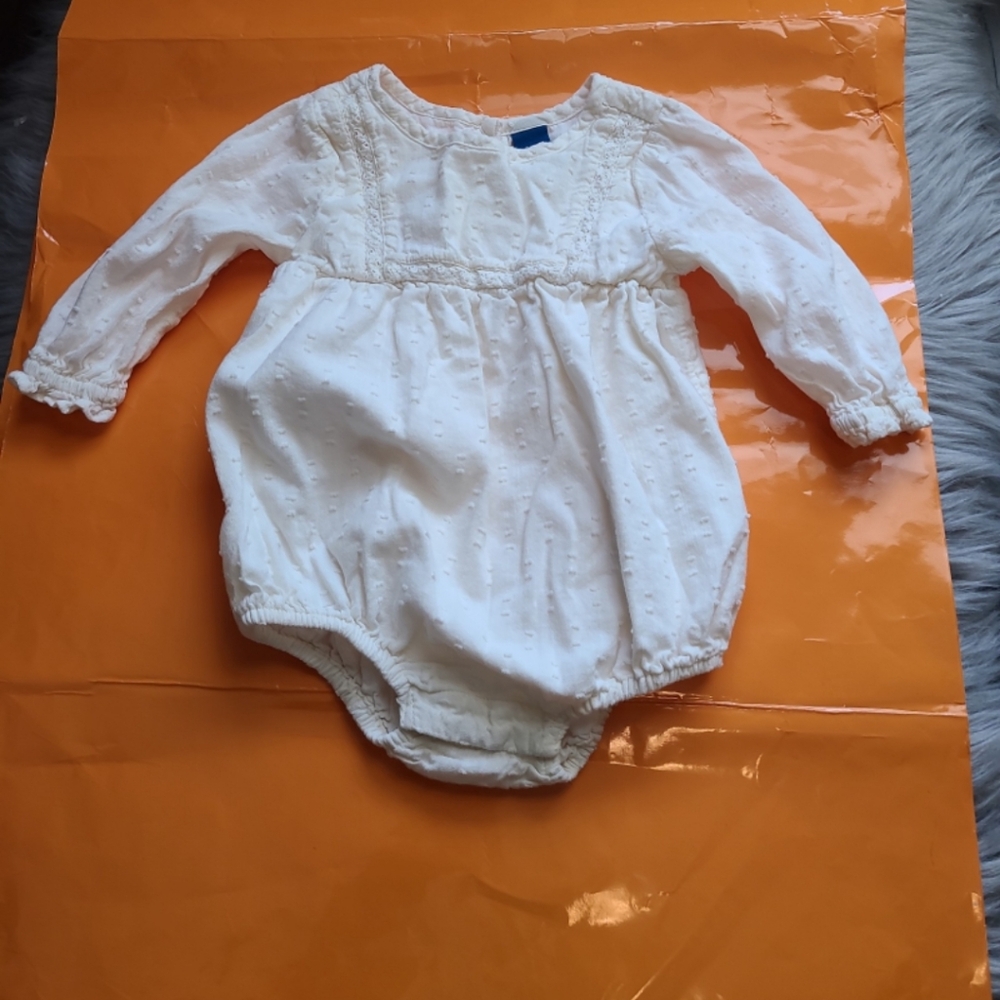 Old Navy Baby Girl Long Sleeve Embroidery Romper Ivory/white
